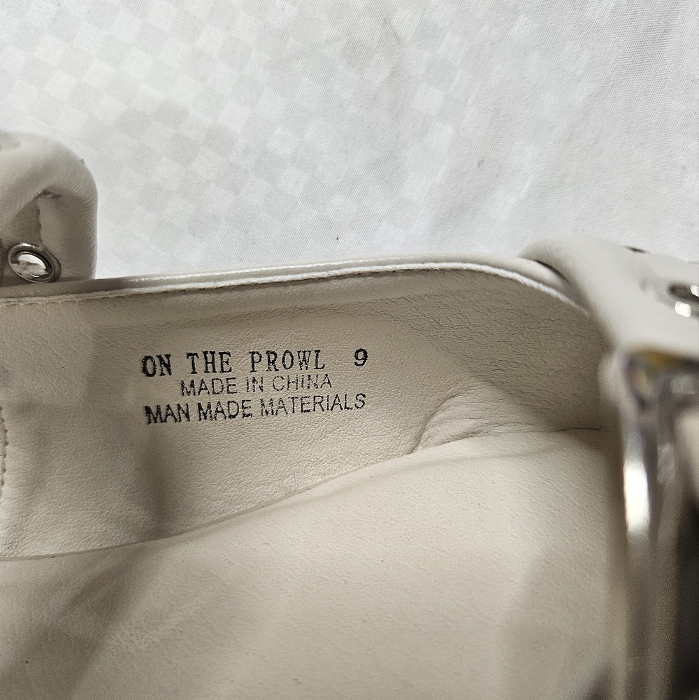 Corkys Hey Girl On The Prowl, Ivory Silver Buckle Size 9, NWOT Flats Balletcore - Picture 9 of 9
